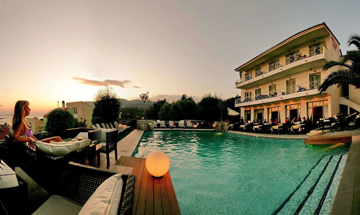 Beautiful pool Hotel Sandy Bay