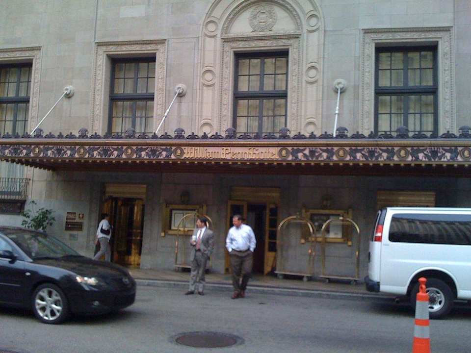 Eingang Hotel Omni William Penn