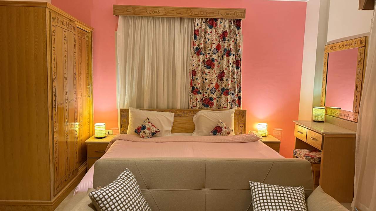 Zimmer Jewel Howard Carter Hotel