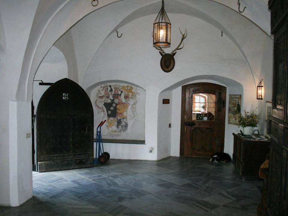 Foyer und Rezeption Hotel Burg Oberranna