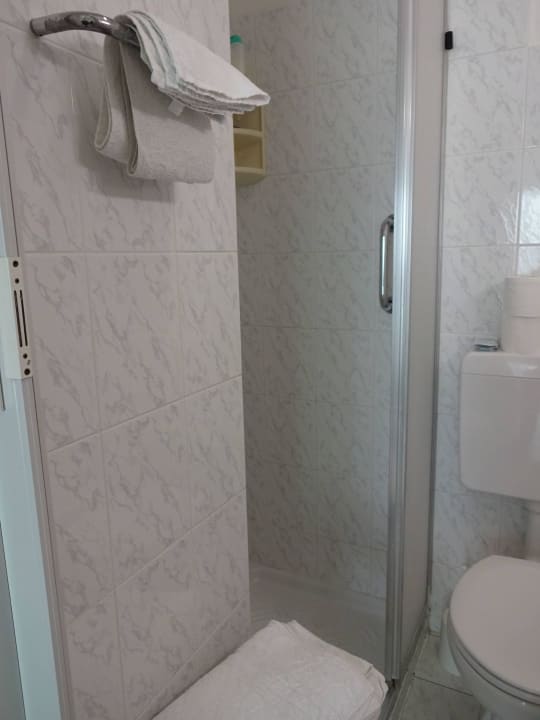 Dusche im Bad Hotel Europa Finale Ligure