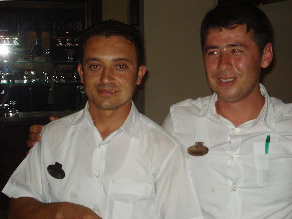 The best Barkeeper ever : Mustafa und Muhammed Selectum Family Comfort Side