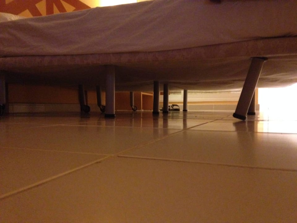 Das kaputte Bett SBH Costa Calma Beach Resort