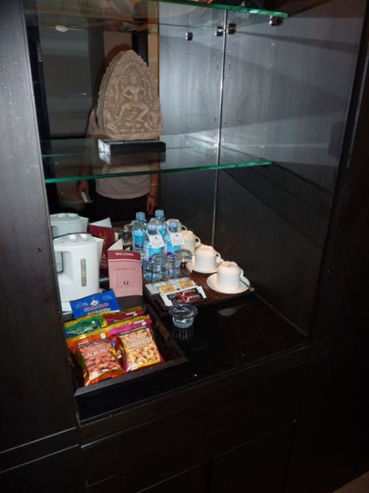 Ablage mit Heisswasserkocher Tara Angkor Hotel