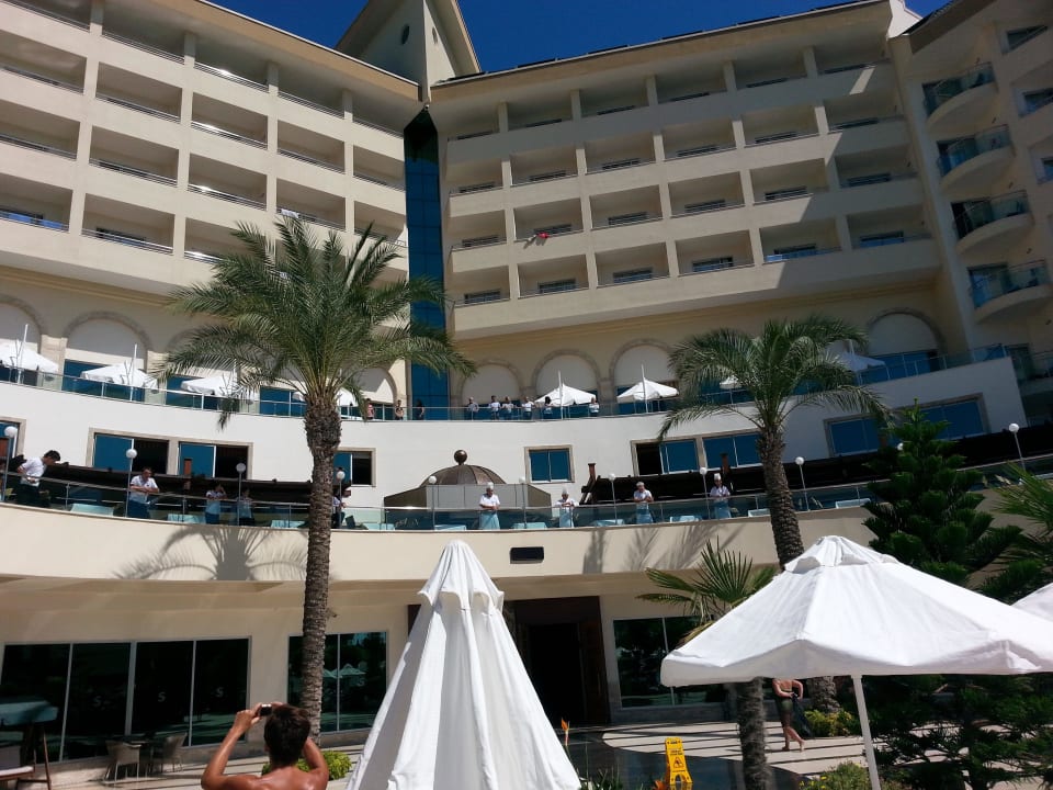 Aus der Gartenanlage fotografiert Saphir Resort & Spa