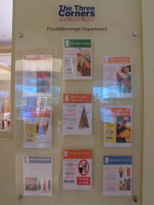 Die Hinweis-Tafel Three Corners Sea Beach Resort
