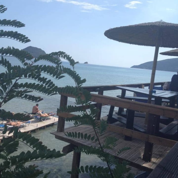 Beachbar mit Meerblick Porto Koukla Beach