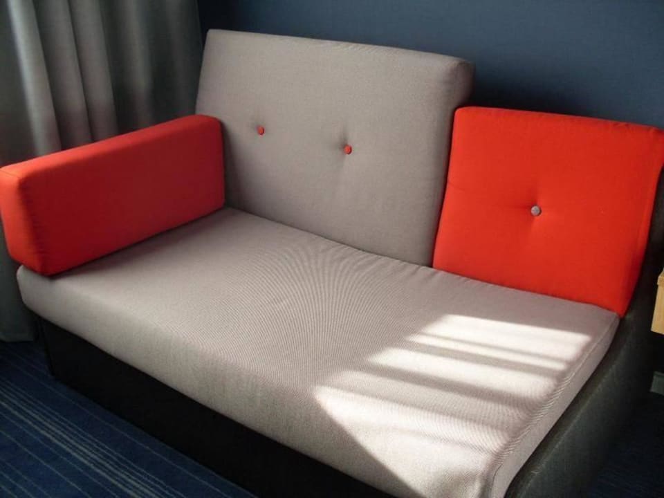 Couch Holiday Inn Express Frankfurt - Airport