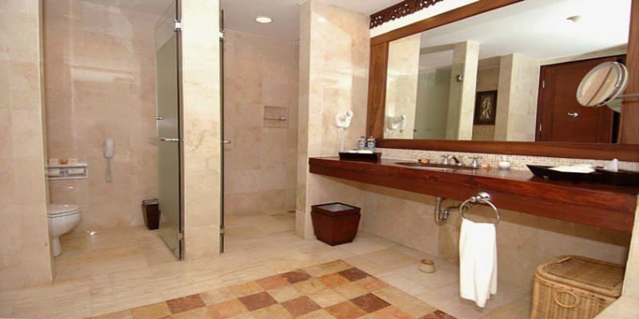 Bad der Poolvilla Rama Beach Resort and Villas