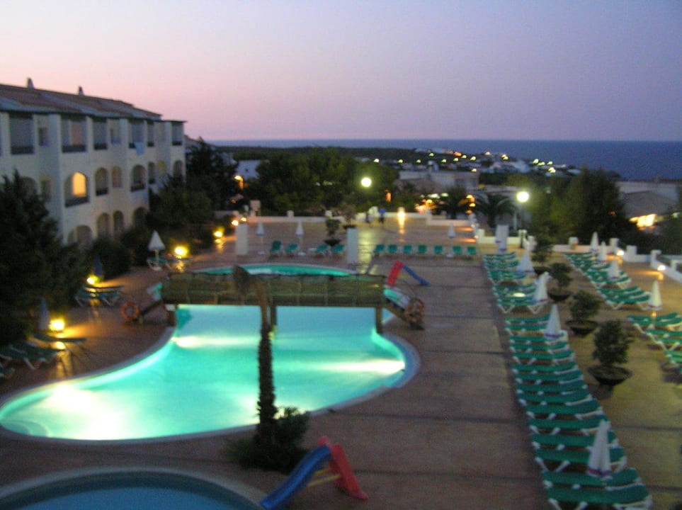 Poolanlage bei Nacht Moon Dreams Marina Parc