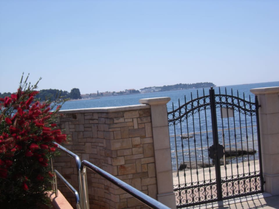 Zugang zum Meer  Apartments Materada Residence