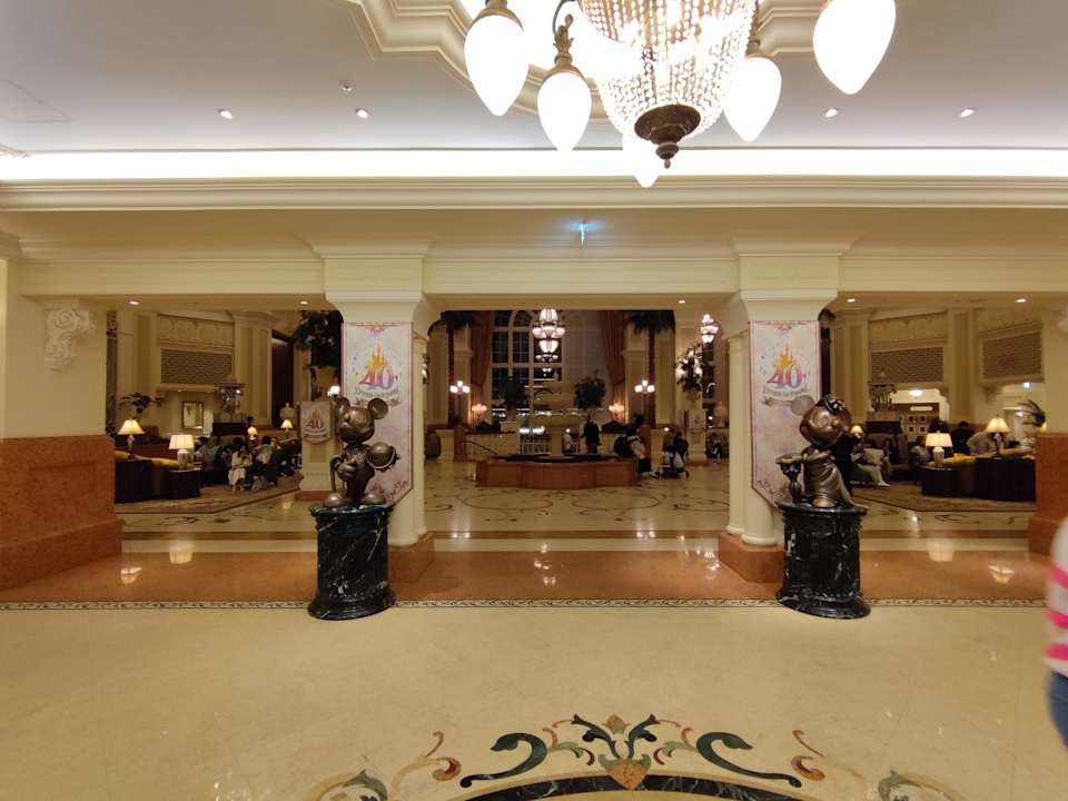 Lobby Tokyo Disneyland Hotel