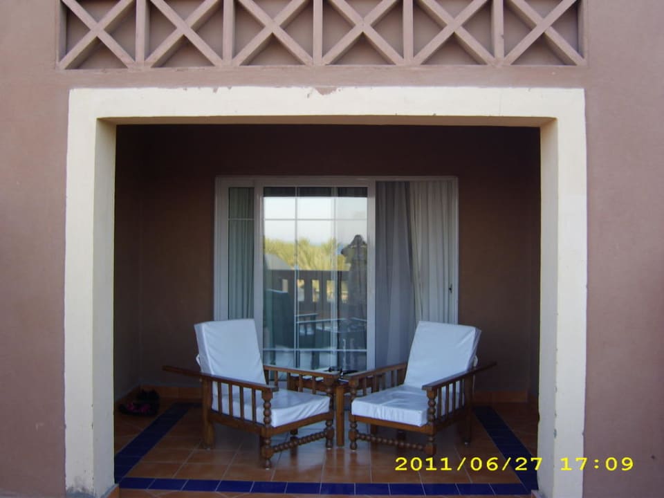 Unser Riesenbalkon mit Terrasse Grand Makadi