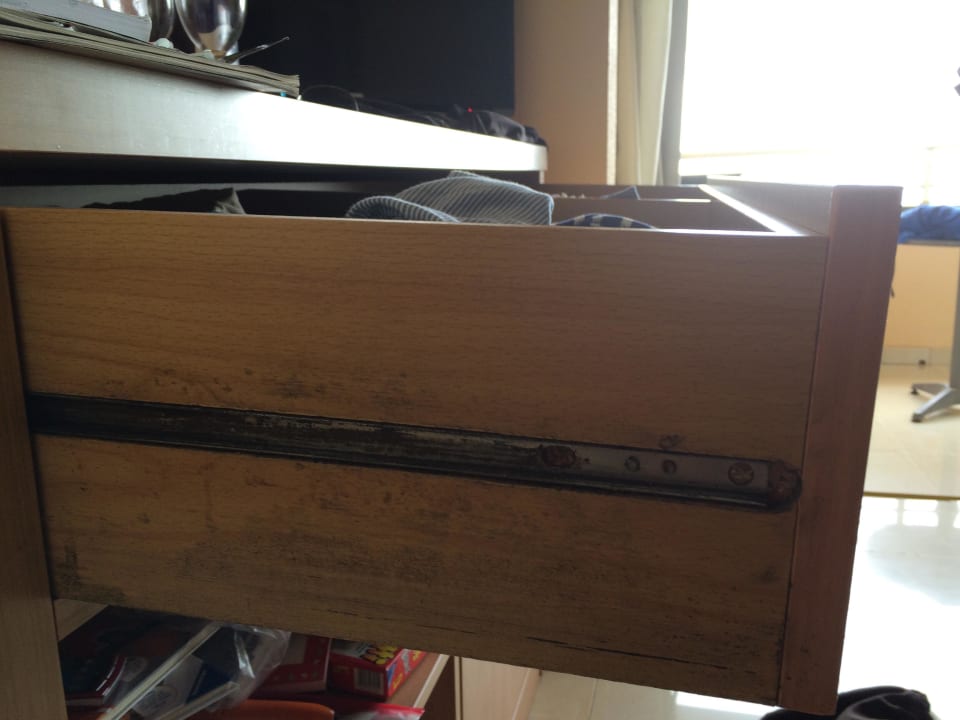 Sehr schmutzige Möbel Gloria Palace San Agustin Thalasso & Hotel