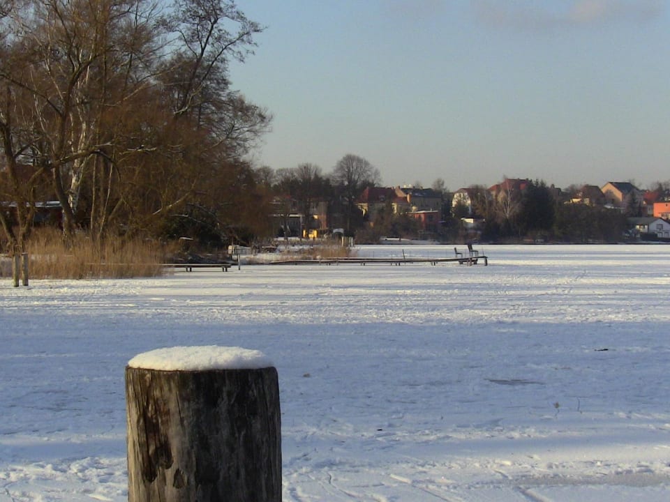 Zugefrorener See Hotel Seegarten