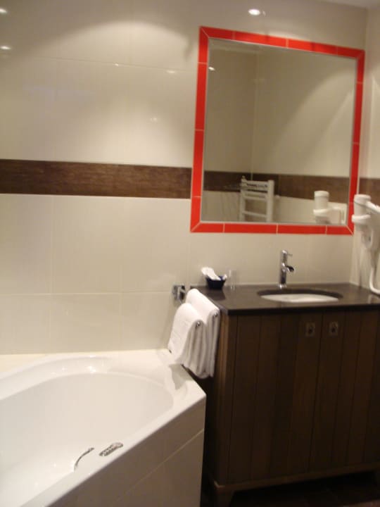 Apart bad en doucheruimte Hotel Meyer