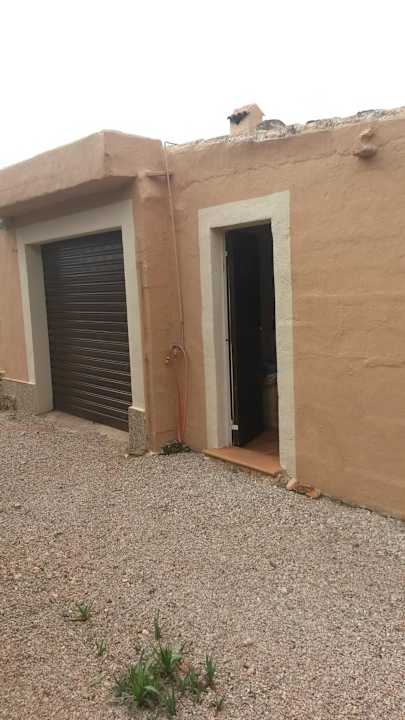 Anblick von vorne Eingang Finca Kalotta