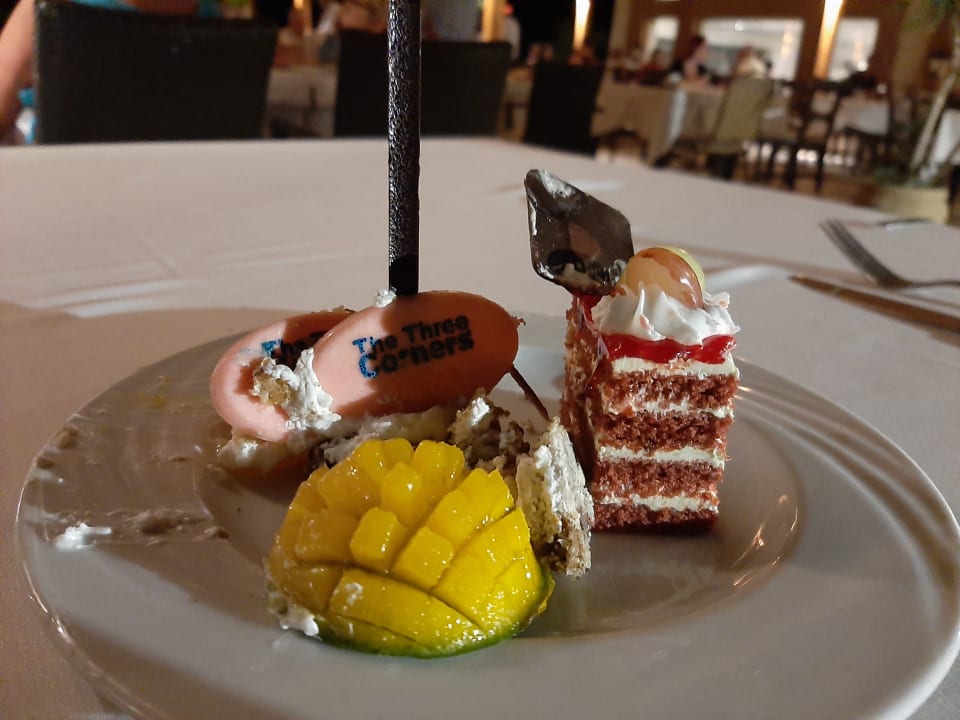 Gastro Three Corners Equinox Beach Resort