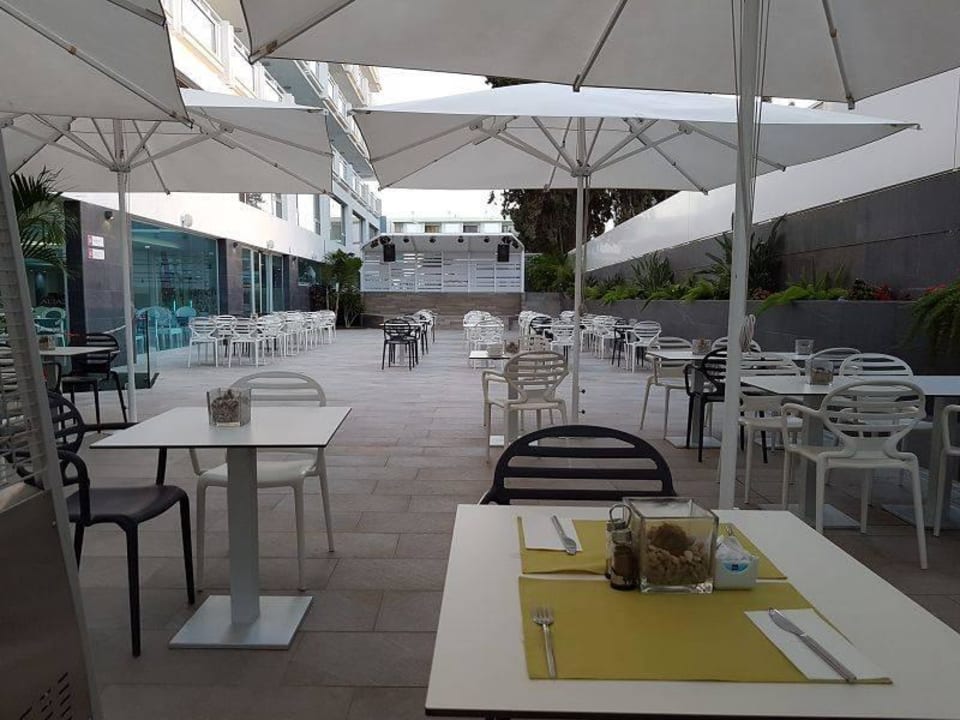 Blick auf Außenbereich der Lobby LABRANDA Marieta - Adults only