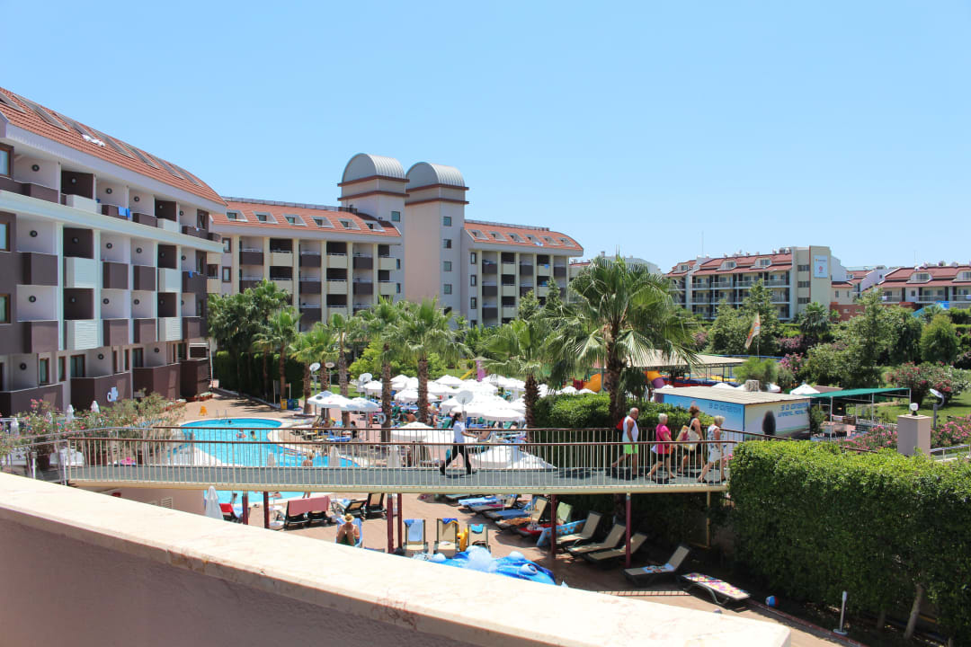 Poolanlage Hane Family Resort