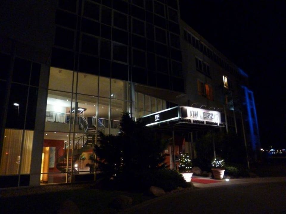 Das NH bei Nacht Hotel NH Leipzig Messe