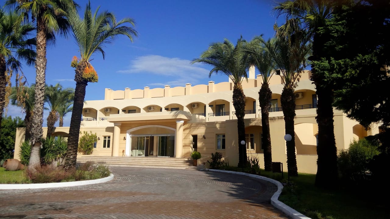 Haupteingang Grecotel Casa Paradiso