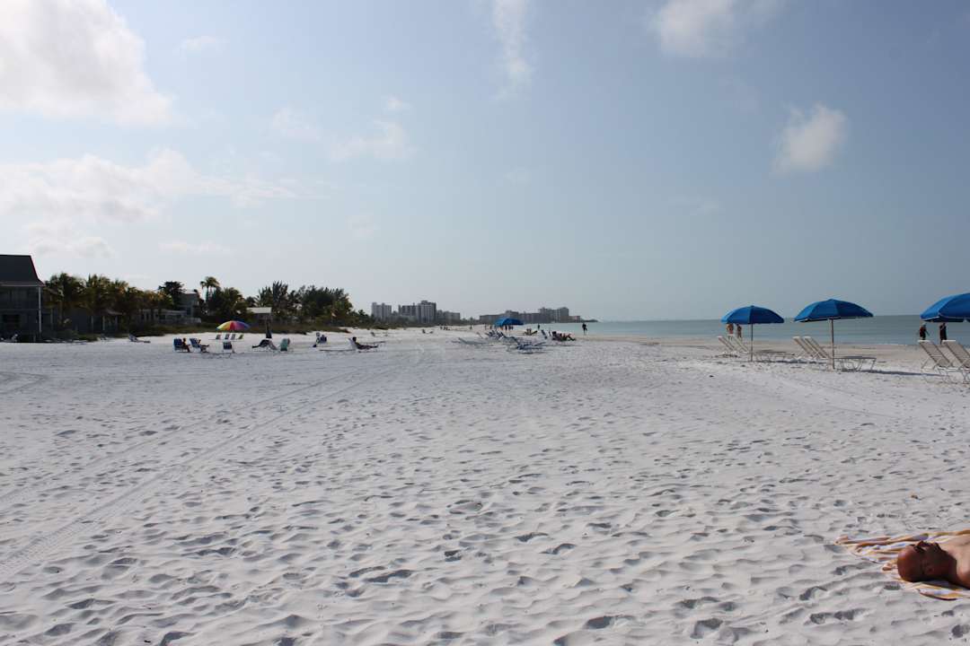 Sehr feiner Sand Hotel Sandpiper Gulf Resort