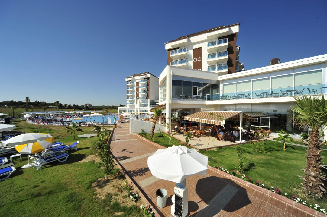 Gartenanlage Cenger Beach Resort & Spa