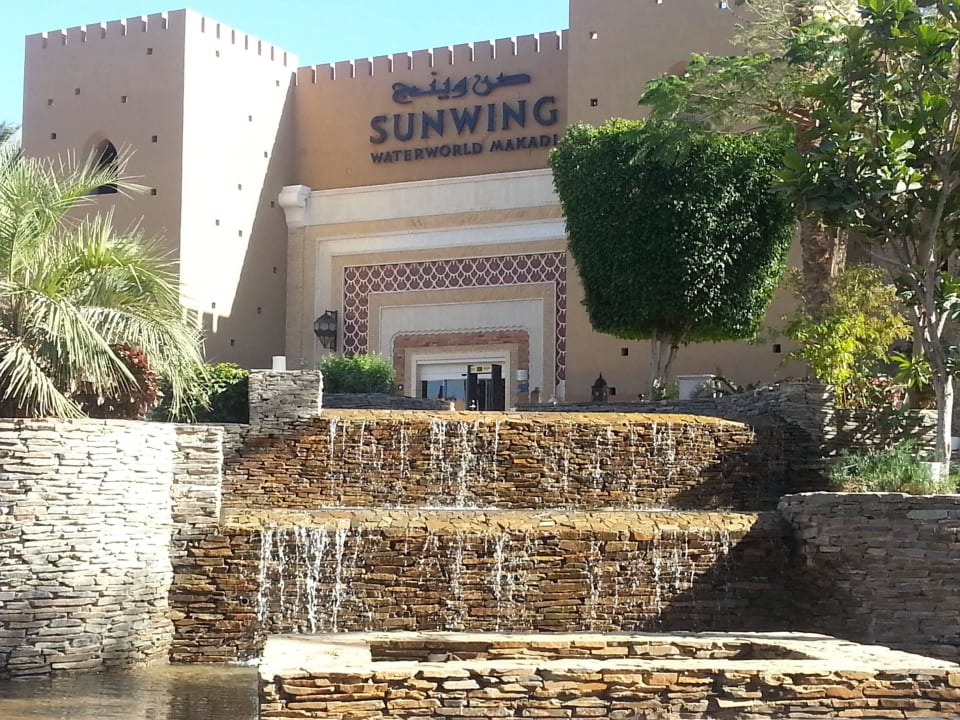 Eingang mit Wasserfall Grand Waterworld Makadi & Family Star Makadi