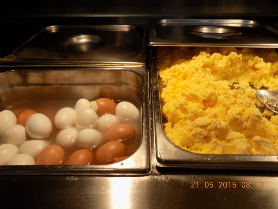 Gekochte EIer und Rüherei zum Frühstück Hotel Plaza & Plaza Regency