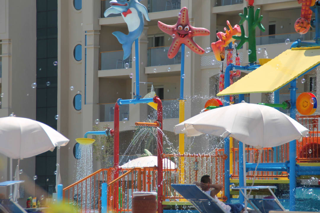 White Beach Resort  Pickalbatros White Beach Resort - Hurghada