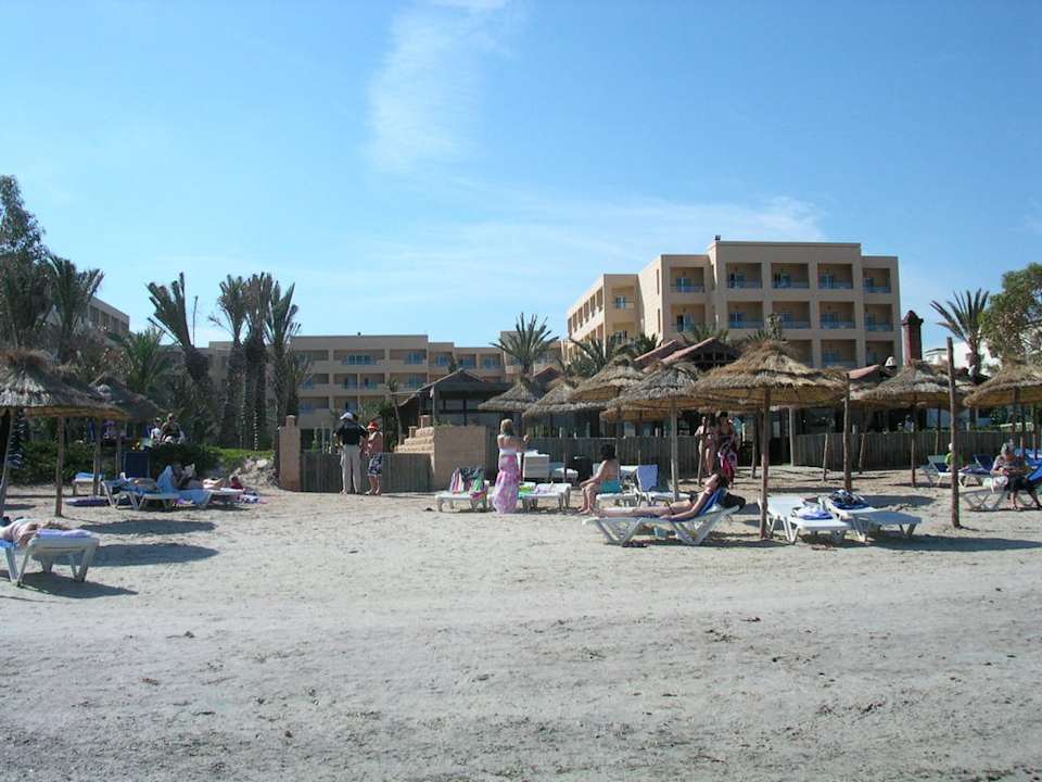 Strand vom Meer aus Hotel Rosa Beach