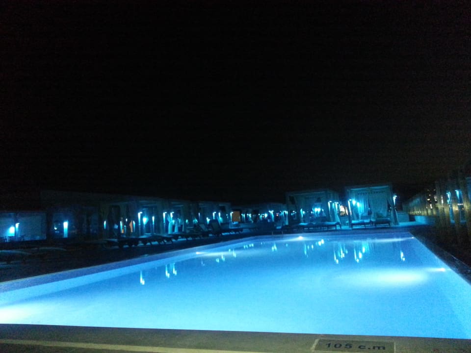 Dachpool abends Jaz Aquaviva