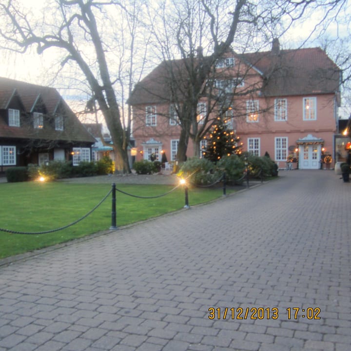 Hotel weihnachtlich beleuchtet Althoff Hotel Fürstenhof