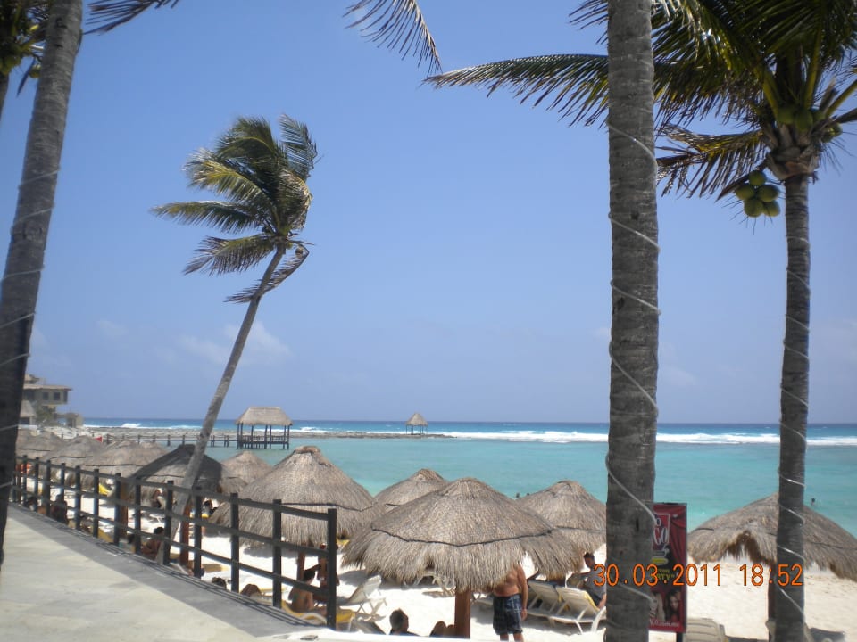 Von der Strandbar aus Grand Oasis Tulum Riviera - All Inclusive