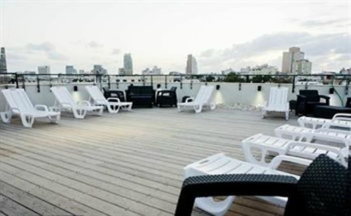 The rooftop 130 Rock Apartments