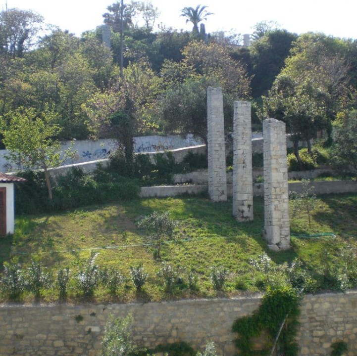 Aussicht vom Zimmer zum Landesinnern Ammon Zeus Luxury Beach Hotel