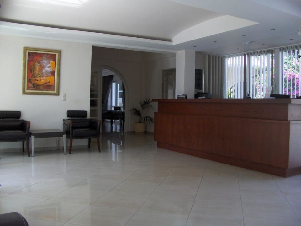 Rezeption Hotel Little Inn