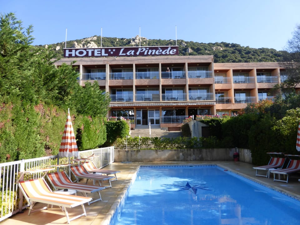 Hotel vom Pool aus Hotel La Pinede