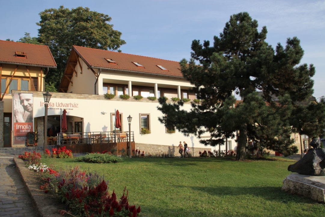 Außenansicht Apartments Imola Udvarház