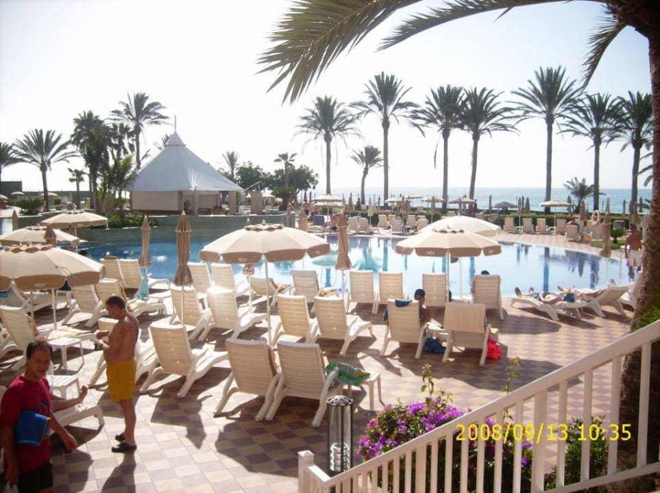 Von der Terrasse aus fotografiert Hotel Riu Palace Tres Islas