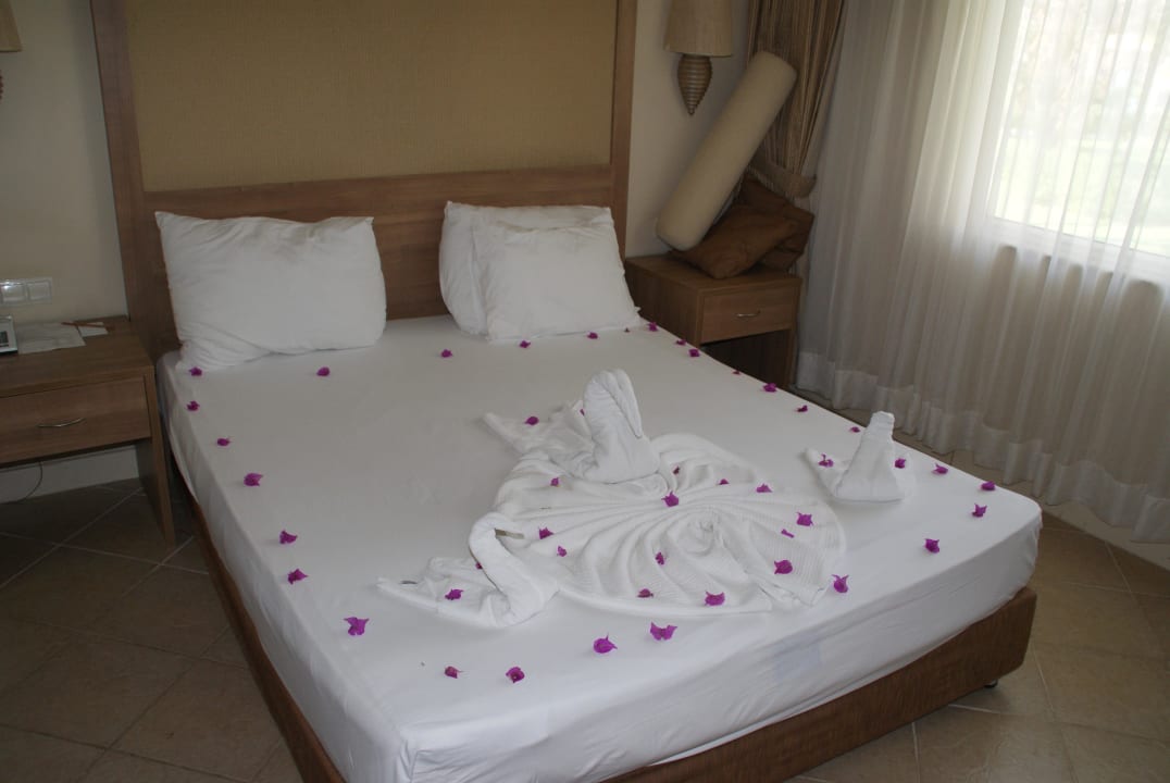 Een mooi opgemaakt bed Marvida Family Eco