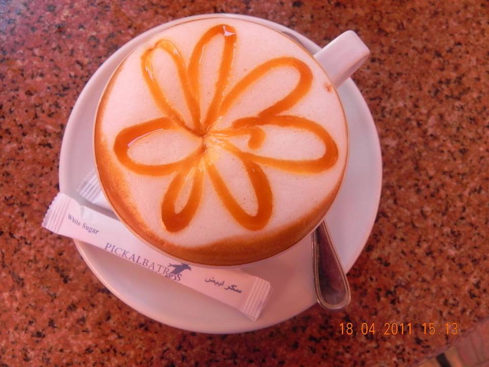 Hmmm lecker Cappuccino Pickalbatros Alf Leila Wa Leila Resort - Neverland Hurghada