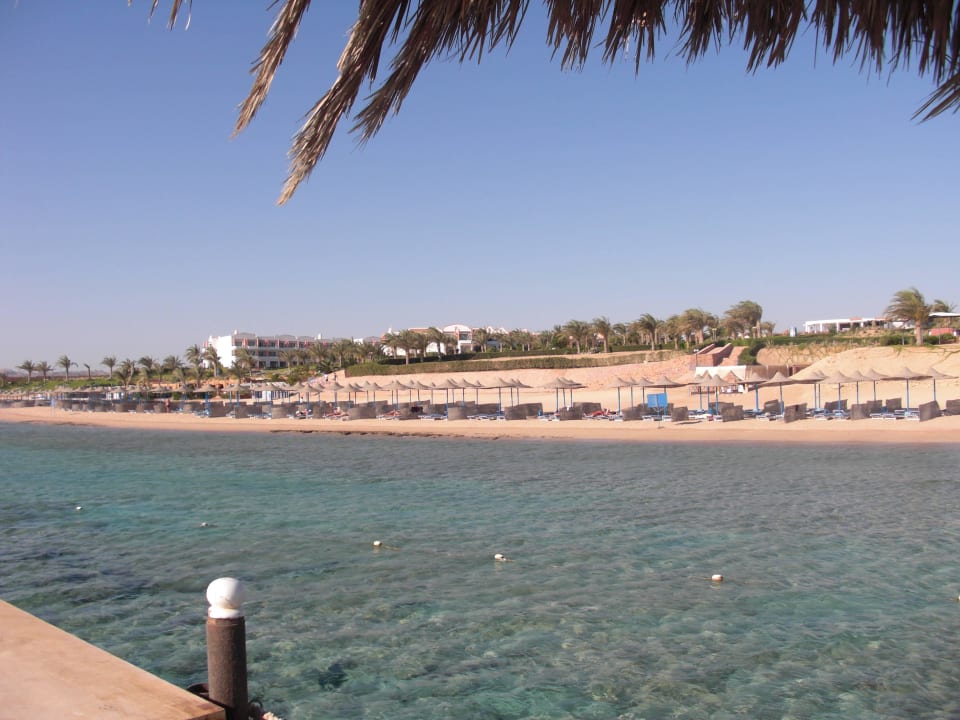 Sicht vom Steg zum Starnd Fantazia Resort Marsa Alam