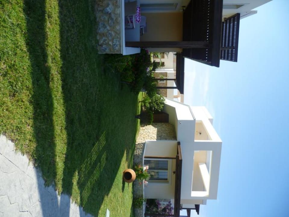 Auf dem Weg zum Strand Natura Park Village Hotel & Spa