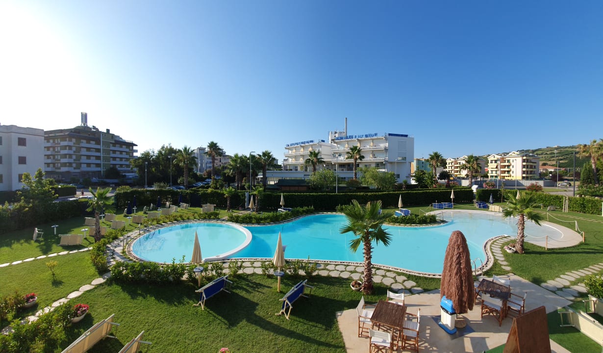 Pool SeaPark Family Resort & SPA