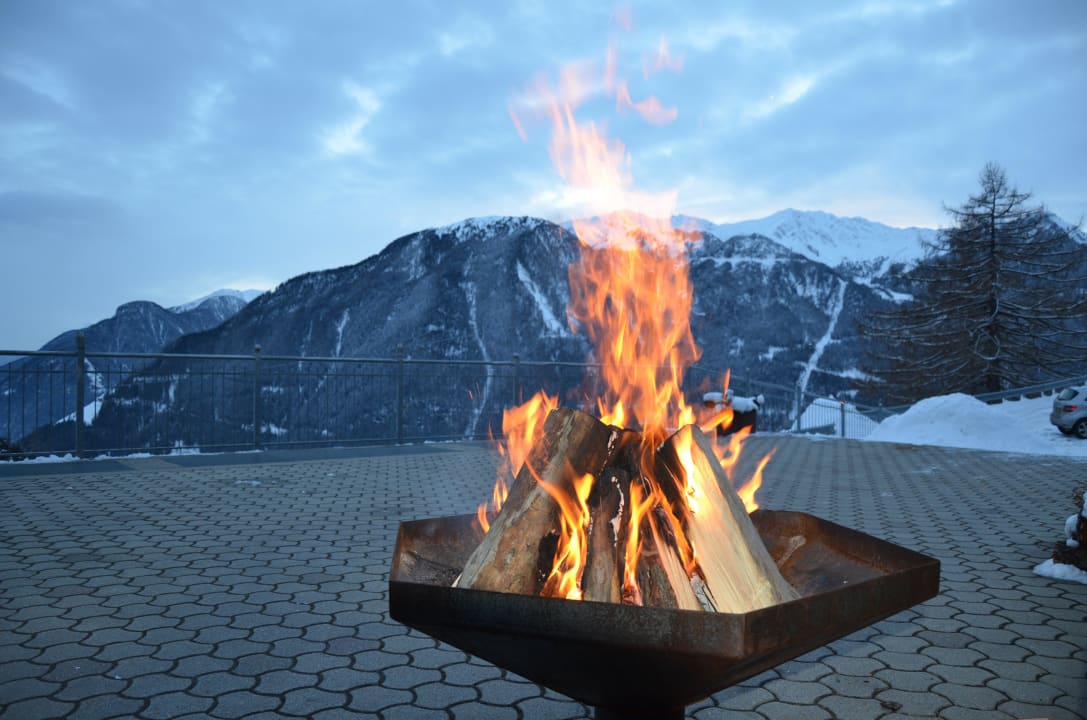 Lagerfeuer im Winter Residence Roanerhof