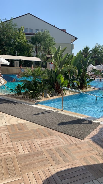 Pool Glamour Resort & Spa