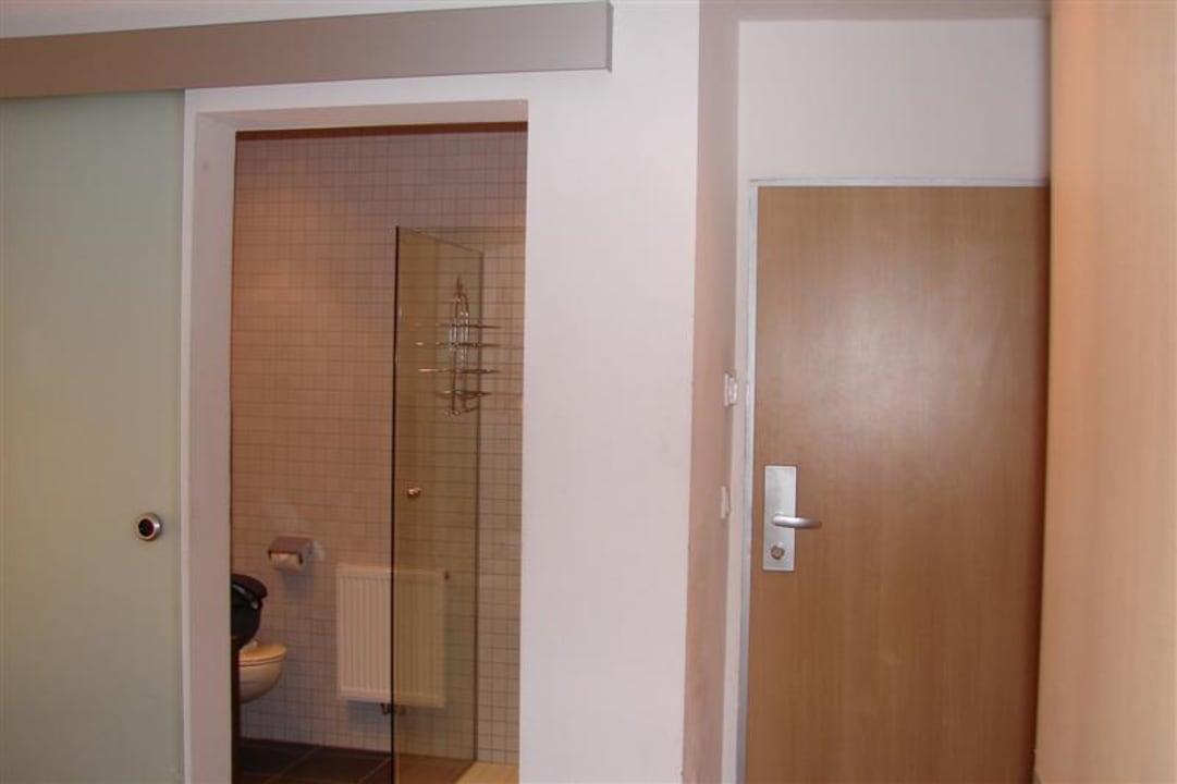 Bad Binders Budget City-Mountain Hotel