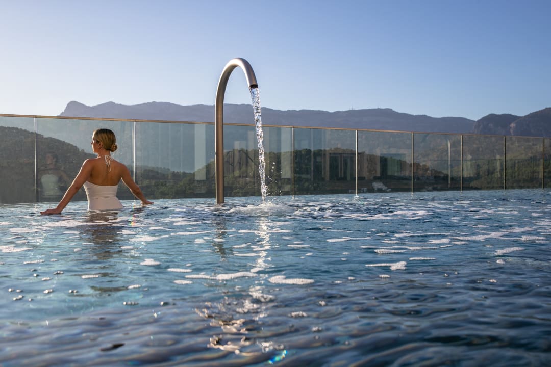 Pool Jumeirah Port Soller Hotel & Spa